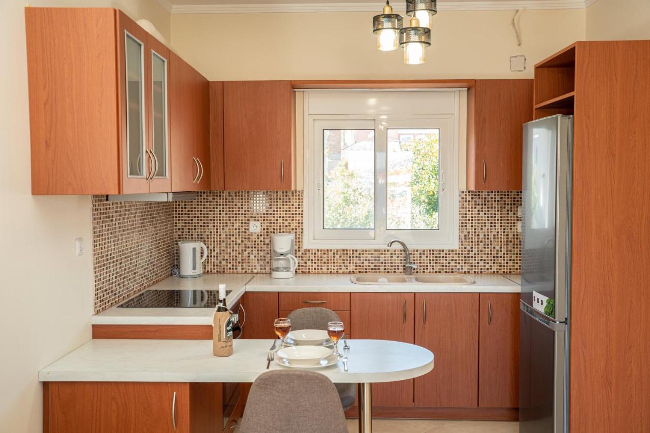 Apartment John's Karavomylos